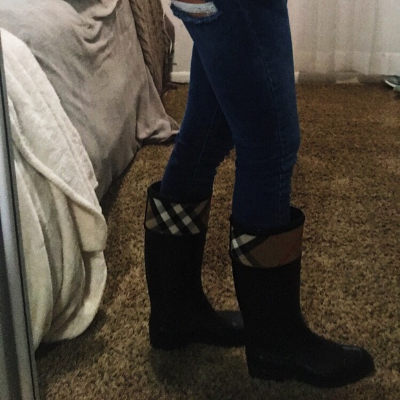 SOLD - Picture 3 of 4